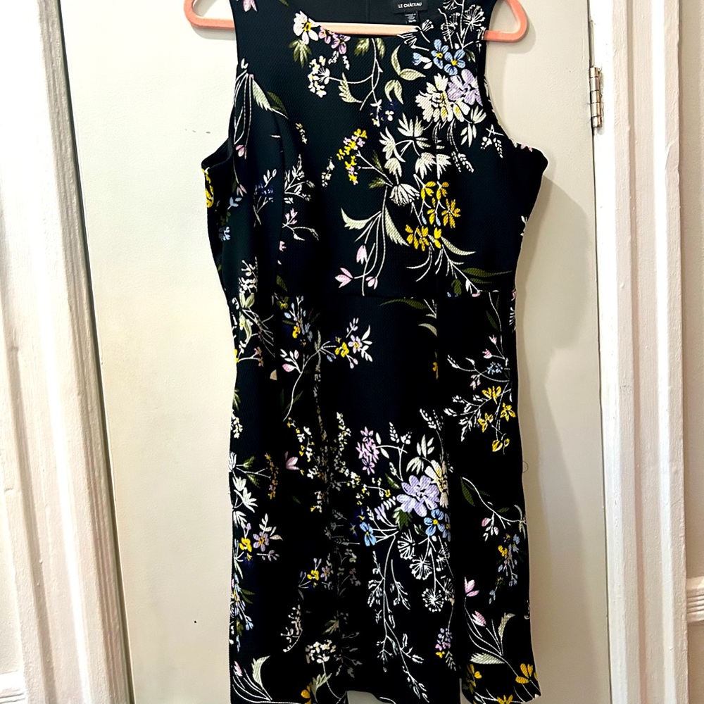 LE CHÂTEAU floral dress with pockets